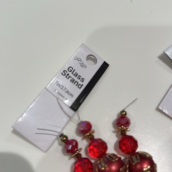 Elegant Red and Gold Beads - Picture 8 of 9